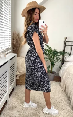 ONLY Midi Shirt Dress In Black Ditsy Print 8 ONLY Midi Shirt Dress In Black Ditsy Print -UK Skirt Sales 2023 2021 04 06 Cara bestsellers 05 04 2021 23 59 44