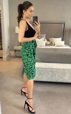 Green/Black Leopard Midi Wrap Style Skirt With Elasticated Waist Band 8 Green/Black Leopard Midi Wrap Style Skirt With Elasticated Waist Band -UK Skirt Sales 2023 2021 06 29 Megan D.ANNA 1257