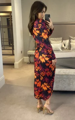 Midi Wrap Style Long Sleeves Dress In Fuchsia Floral Print 7 Midi Wrap Style Long Sleeves Dress In Fuchsia Floral Print -UK Skirt Sales 2023 2021 09 21 megan Jenerique 2748