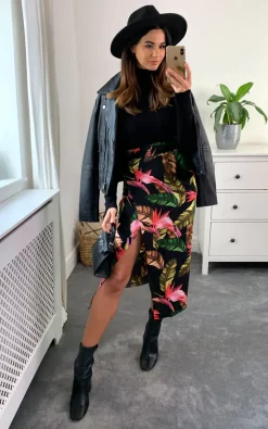 Multicolour Palm Leaf Wrap Skirt 8 Multicolour Palm Leaf Wrap Skirt -UK Skirt Sales 2023 2021 10 16 d.anna naomi 13 10 2021 10 37 56