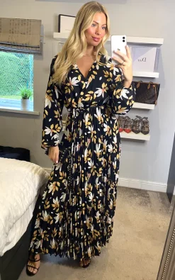 Two Tone Big Leaf Long Sleeve Pleated Maxi Dress -UK Skirt Sales 2023 2021 10 16 kurtmuller sasha 12 10 2021 14 16 06