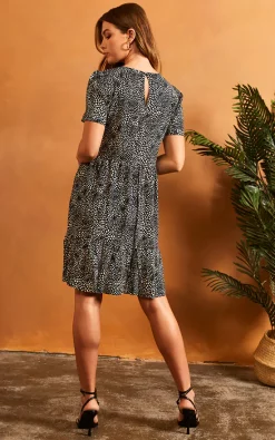 Vila Short Sleeve T Shirt Smock Dress In Black Pattern 9 Vila Short Sleeve T Shirt Smock Dress In Black Pattern -UK Skirt Sales 2023 2022 02 22 SF TOM Tia Vila0725