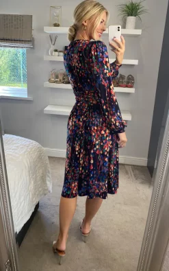 Allyn Bow Neck Long Sleeve Dress, Navy Abstract 9 Allyn Bow Neck Long Sleeve Dress, Navy Abstract -UK Skirt Sales 2023 2022 03 21 Naomi Shikha6