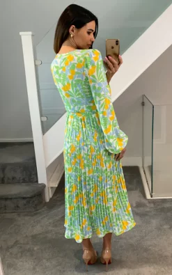 Traffic People Fathomless Dress In Yellow Floral -UK Skirt Sales 2023 2022 04 25 Naomi TrafficPeople80