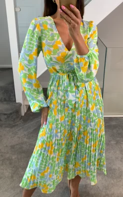 Traffic People Fathomless Dress In Yellow Floral -UK Skirt Sales 2023 2022 04 25 Naomi TrafficPeople81