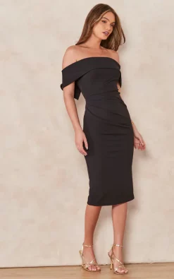 Front Page -UK Skirt Sales 2023 2022 09 13 Tom Chynna EdieB10415