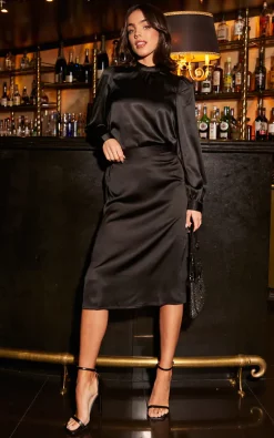 High Waist Midi Skirt In Black 8 High Waist Midi Skirt In Black -UK Skirt Sales 2023 2022 10 17 Tom Mollie VM9