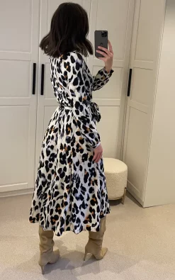 White Leopard Printed Maxi Shirt Dress 9 White Leopard Printed Maxi Shirt Dress -UK Skirt Sales 2023 2023 01 06 Mollie LoveSunshine104