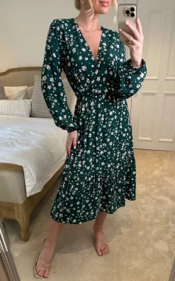 Front Page -UK Skirt Sales 2023 2023 02 01 Sasha Apricot13