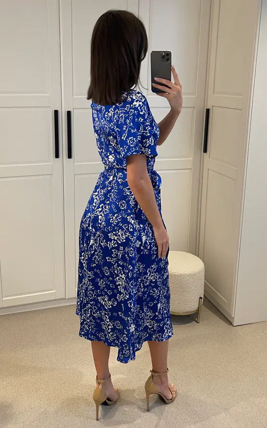 White Floral Print Midi Wrap Dress With Belt Fastening In Blue 6 White Floral Print Midi Wrap Dress With Belt Fastening In Blue - Image 4