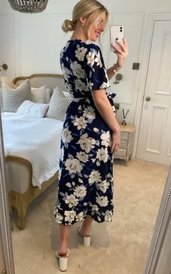 Mela Floral Print Midi Wrap Dress In Navy 9 Mela Floral Print Midi Wrap Dress In Navy -UK Skirt Sales 2023 2023 02 23 Sasha Mela75