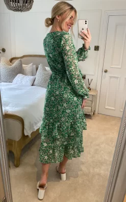 Yumi Floral Wrap Long Sleeve Tiered Midi Dress In Green 9 Yumi Floral Wrap Long Sleeve Tiered Midi Dress In Green -UK Skirt Sales 2023 2023 02 23 Sasha Yumi129